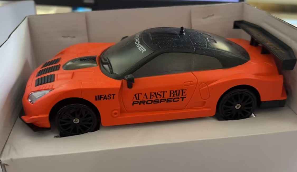 2.4G Drift Rc Car 4WD / Toy Remote Control GTR Model AE86 Vehicle Car